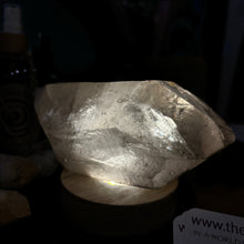 Load image into Gallery viewer, Natural Himalayan Quartz Point