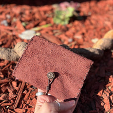 Load image into Gallery viewer, Handmade Leather Foraging Pouch