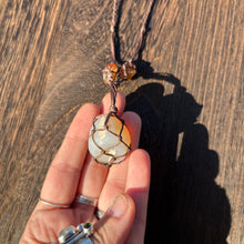 Load image into Gallery viewer, Lightning Ridge Opal Handmade Necklace