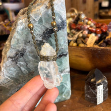 Load image into Gallery viewer, Faden Quartz Handmade Necklace
