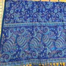 Load image into Gallery viewer, Paisley Blanket/Shawls
