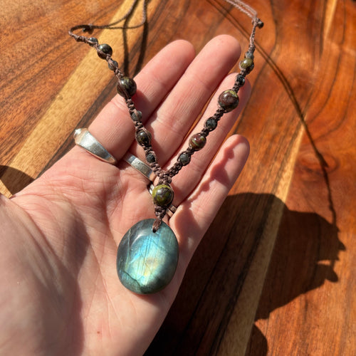 Labradorite Macrame Necklace