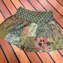 Load image into Gallery viewer, Hippie Patch Shorts