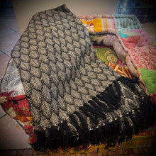 Load image into Gallery viewer, Cotton Throw Rug