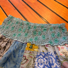 Load image into Gallery viewer, Hippie Patch Shorts