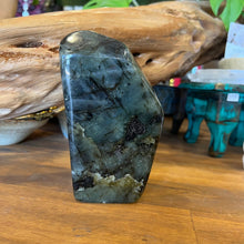 Load image into Gallery viewer, Labradorite Freeform C