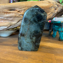 Load image into Gallery viewer, Labradorite Freeform C