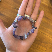 Load image into Gallery viewer, Amethyst Chip Bracelet