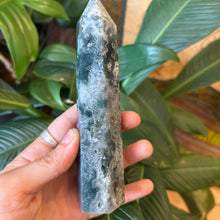 Load image into Gallery viewer, Large Green Moss Agate Generator