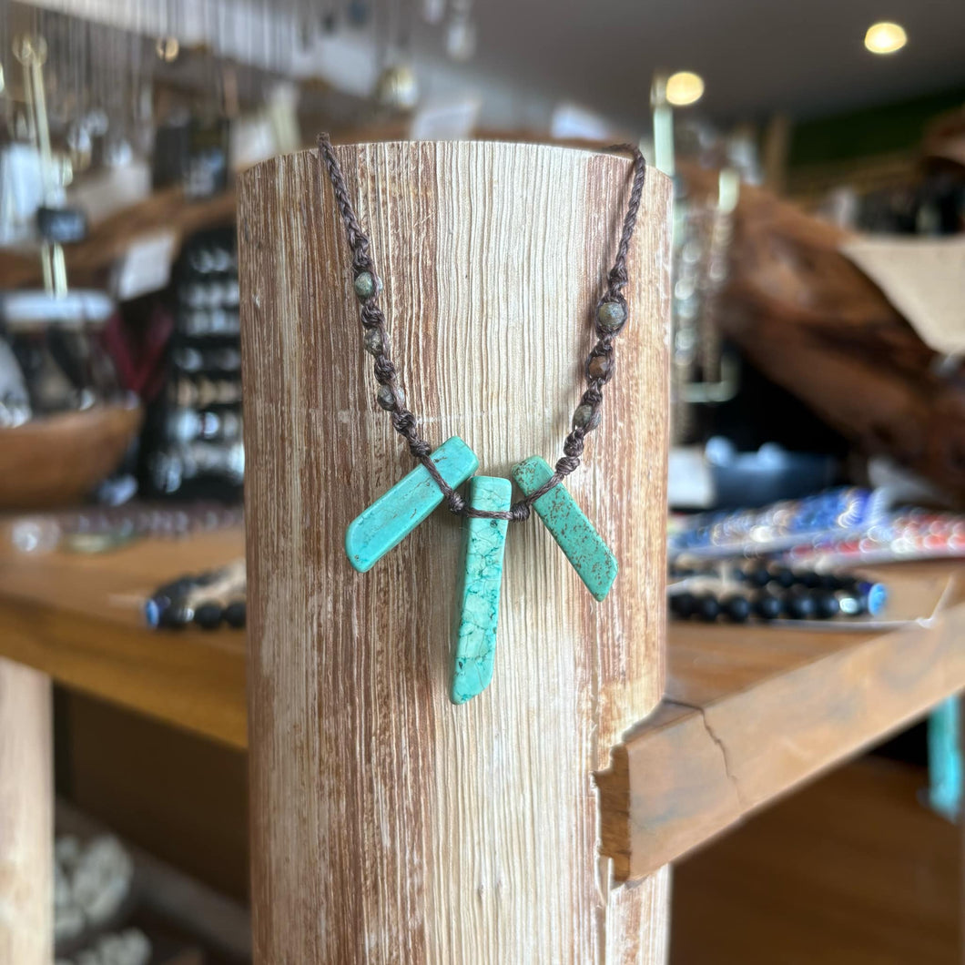 Handmade Howlite Macrame Choker