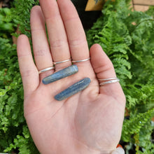 Load image into Gallery viewer, Blue Kyanite Tumbled Stone