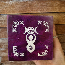 Load image into Gallery viewer, Soapstone Goddess Box
