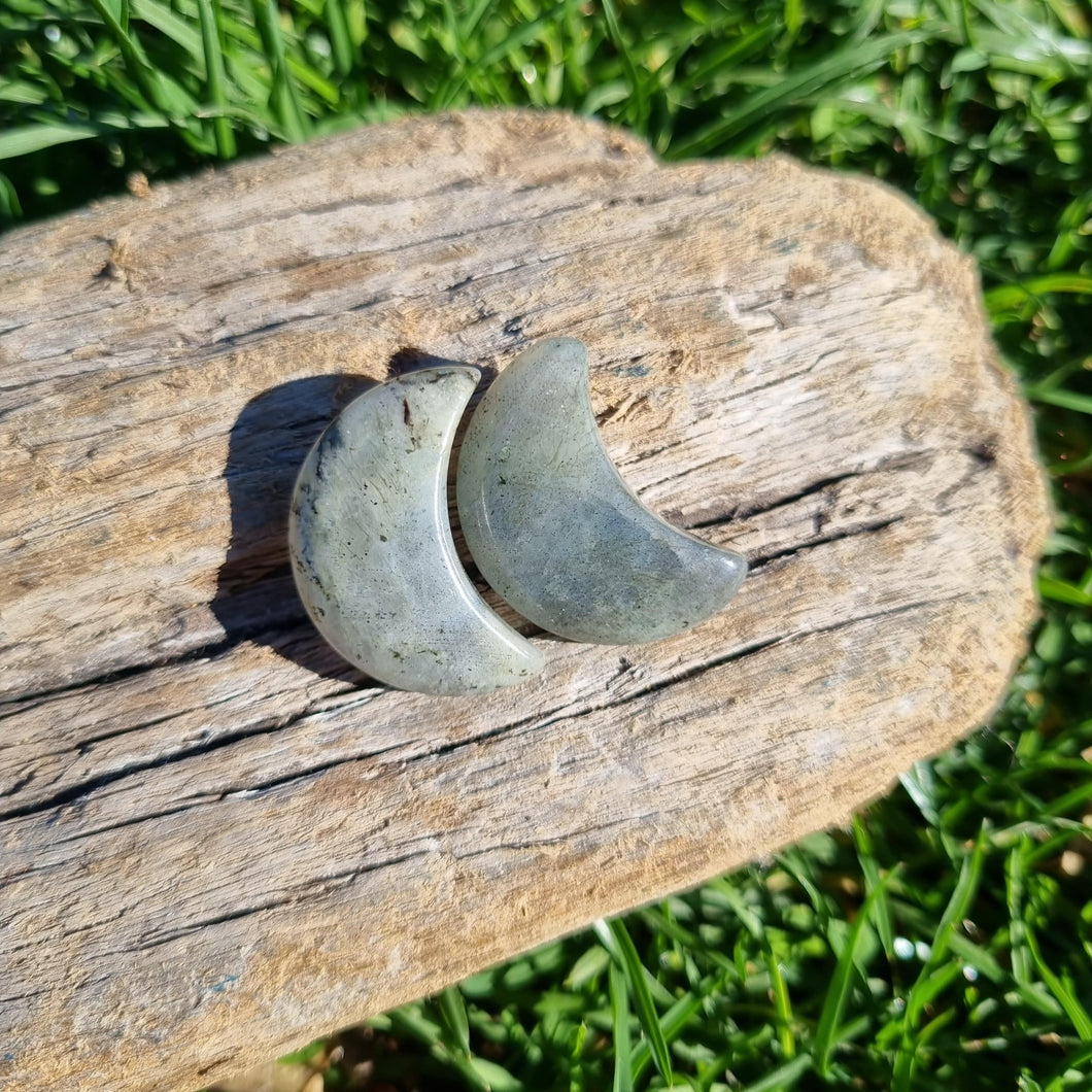 Labradorite Gemstone moon ~ transformation  ~ magic