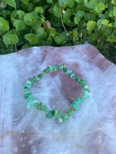 Load image into Gallery viewer, Chrysoprase chip bracelet